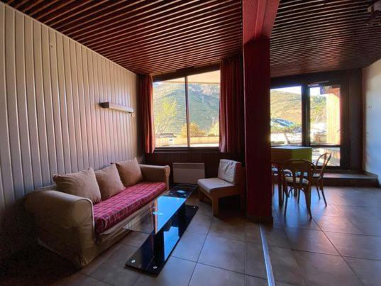 Le Nabias 1450 Hotel Genos Exterior photo